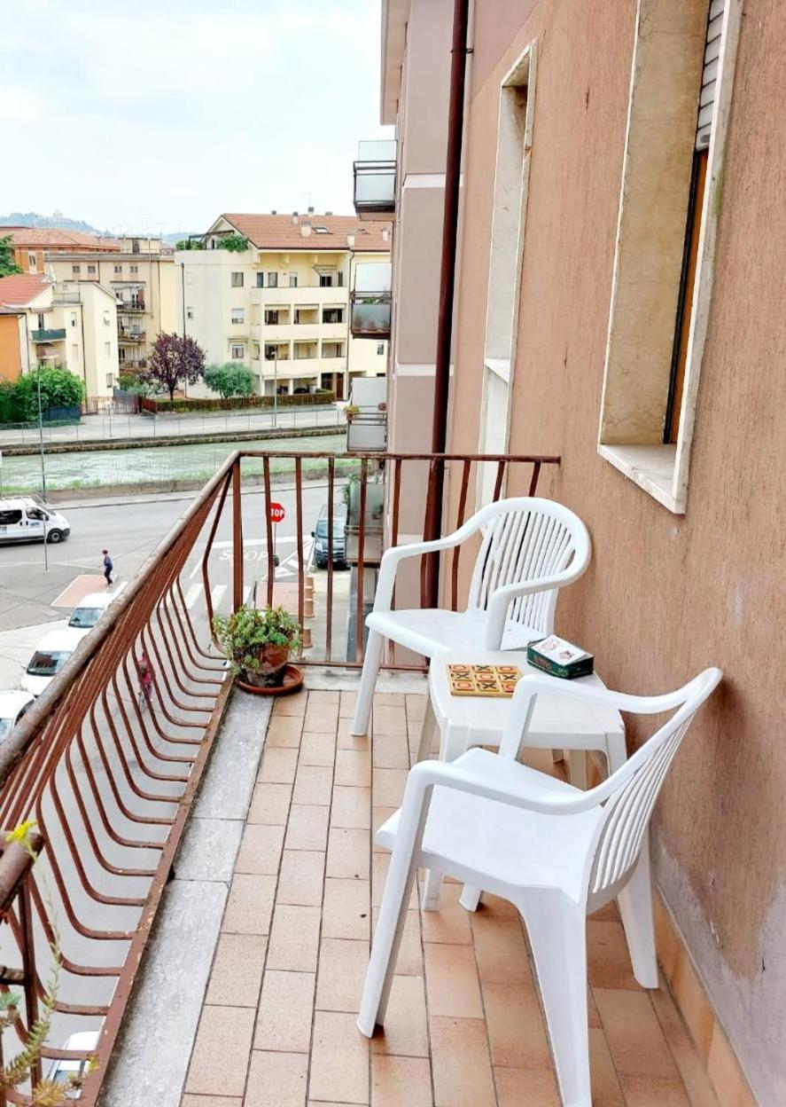 Da Fabio E Francesca - Holiday Apartment Vérone Extérieur photo